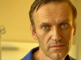 Poliţia rusă i-a reţinut pe avocații lui Alexei Navalnîi, imediat după condamnarea disidentului