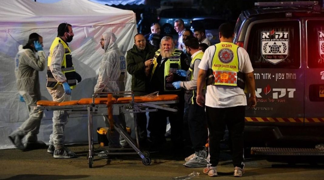 Doi morţi şi mai mulţi răniţi după un atac terorist în Israel