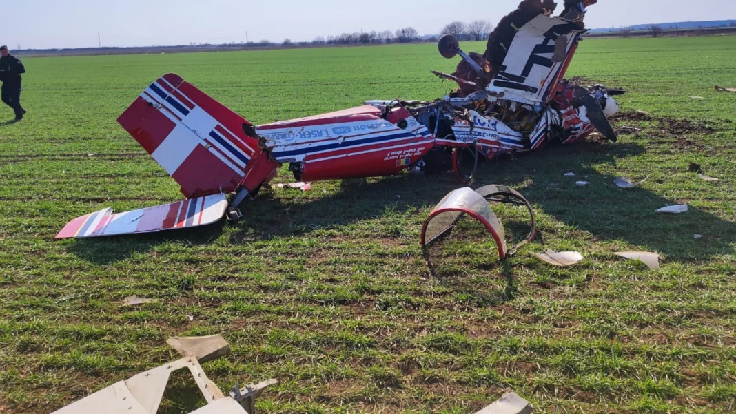 Avion prăbușit în localitatea Buhoci de lângă Bacău
