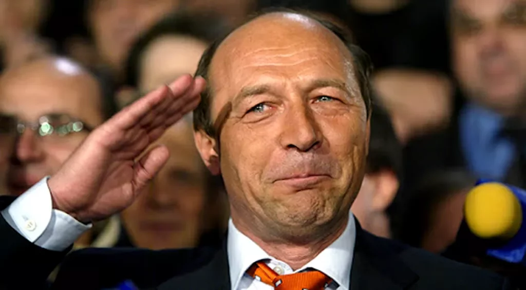 Prima postare după doi ani a lui Traian Băsescu, de numai două cuvinte, a devenit virală