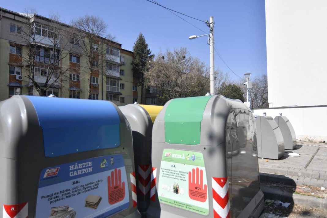 La unele platforme de gunoi din Craiova au fost deja montate camere video de supraveghere