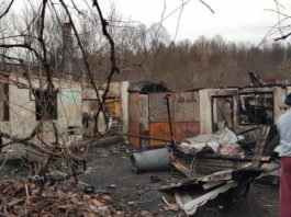 Gorj: O familie compusă din şase persoane a rămas fără casă în urma unui incendiu