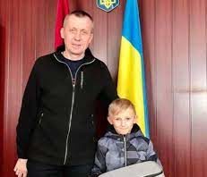 Un băiat își donează drona armatei ucrainene
