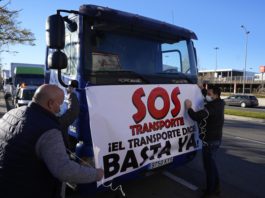 Probleme de aprovizionare în Spania după ce greva camionagiilor se extinde