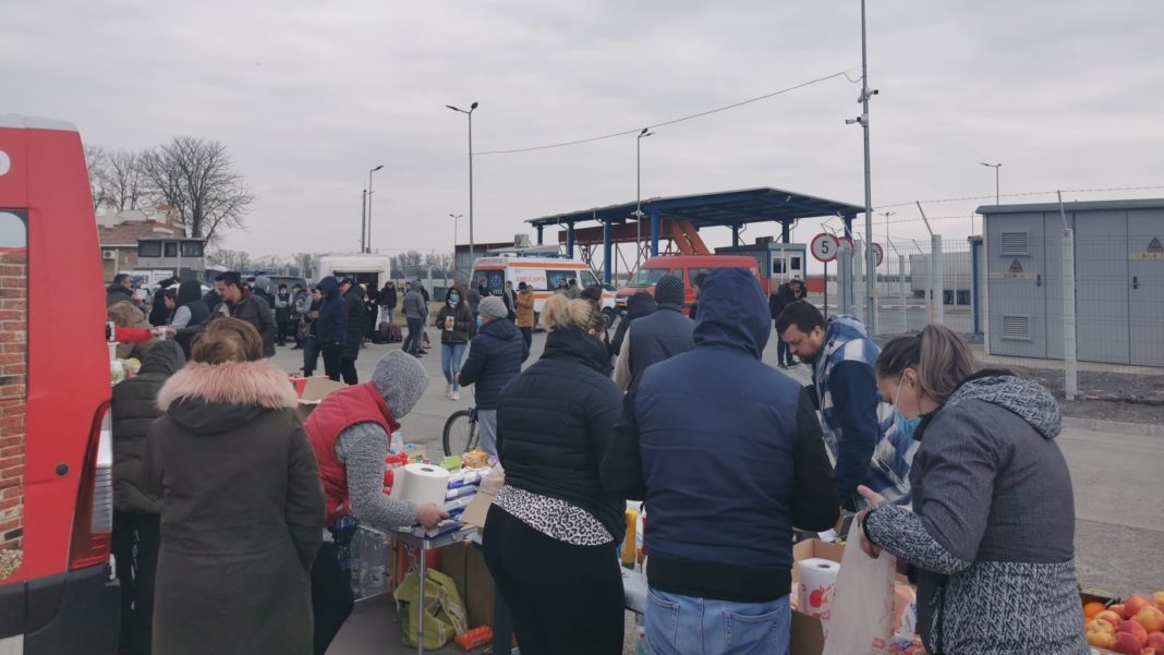 22 de polițiști din țară au fost transferați în Maramureș pentru a sprijini refugiații și echipajele locale