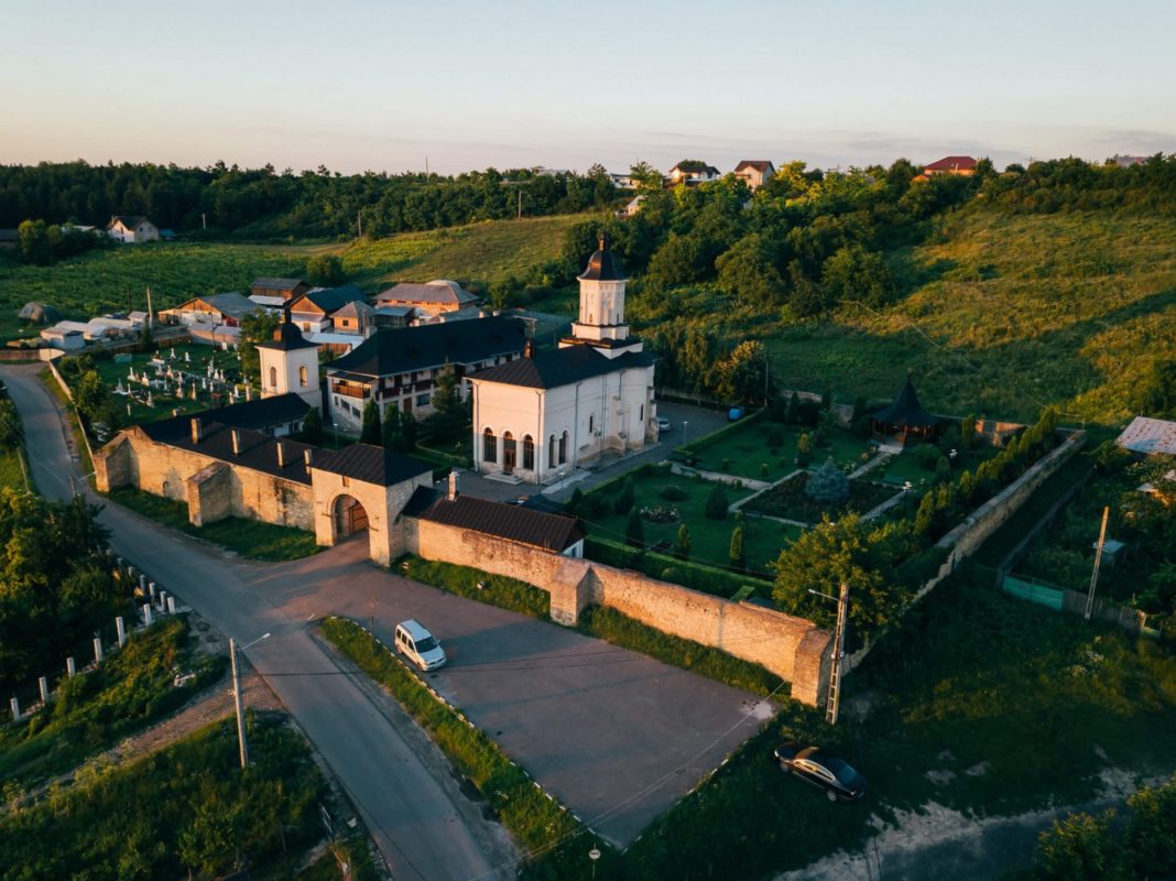 Clopot de 300 kg furat de la Mănăstirea Hlincea