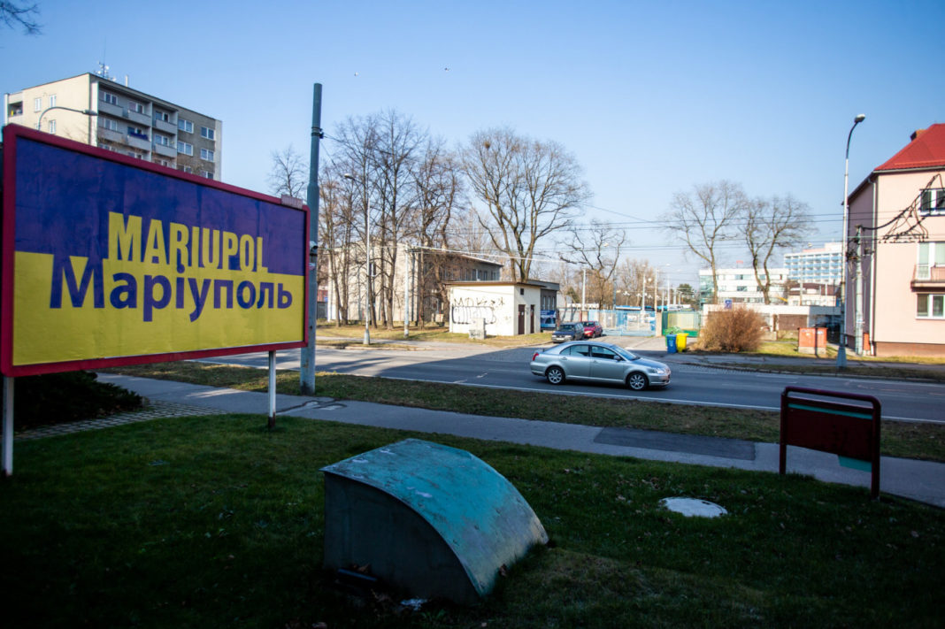 Ministrul grec de externe vrea să conducă o misiune umanitară la Mariupol