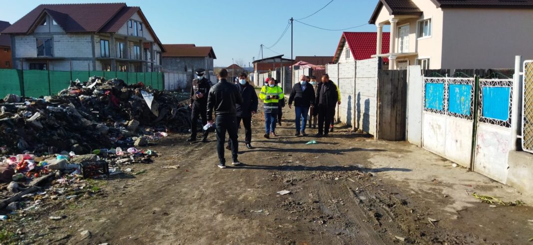 Autoritățile au bătut la poarta craiovenilor de la periferia orașului/sursa foto: Poliția Locală
