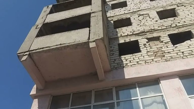 Blocul polițiștilor, blocul ruină