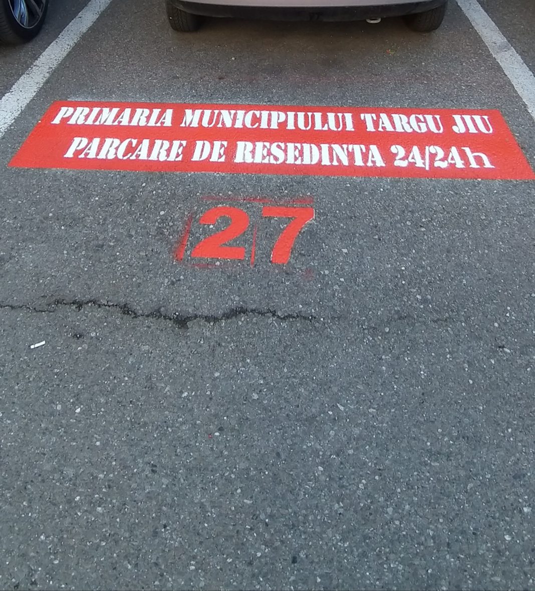 Parcările de reședință sunt pe jumătate publice