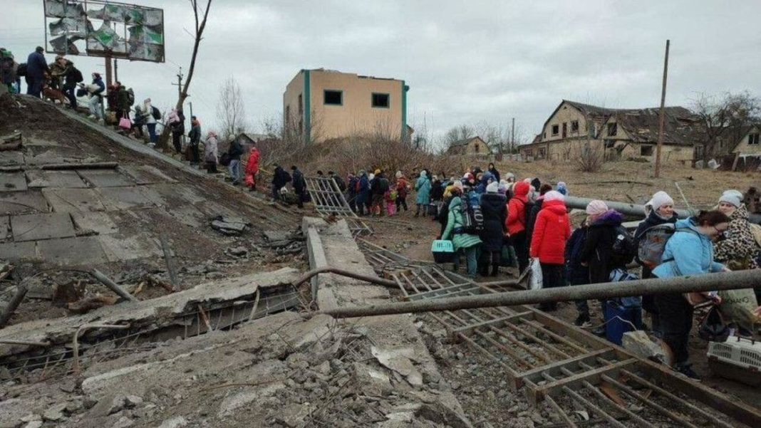 Peste 3 milioane de ucraineni au fugit din calea armelor