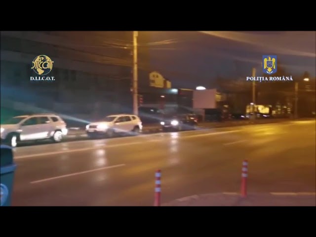 (VIDEO) Percheziții la două grupări de contrabandă cu țigări