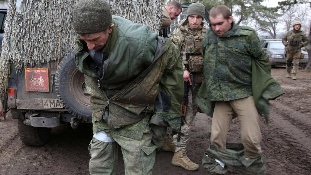 Human Rights Watch cere Ucrainei să nu mai încalce drepturile prizonierilor ruşi