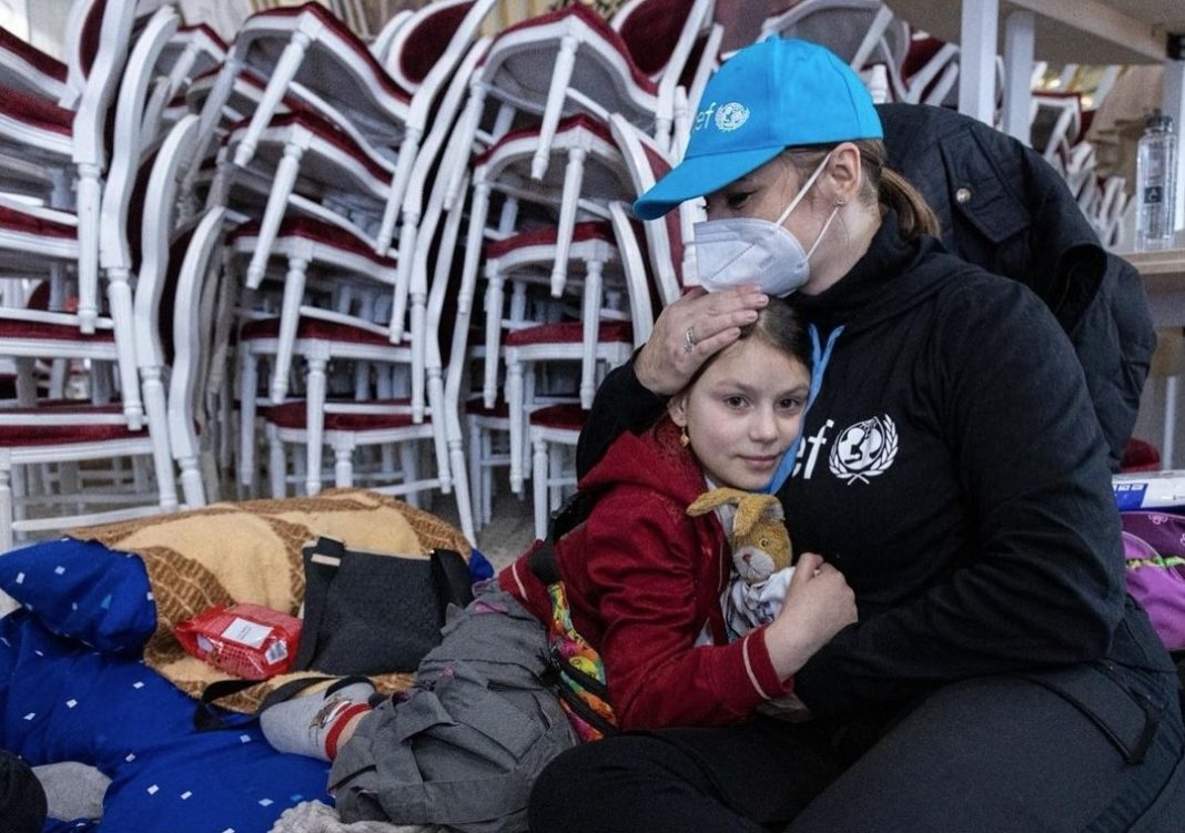 Persoanele fizice care găzduiesc ucraineni vor primi 70 de lei/persoană