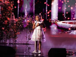 O fetiţă de şapte ani a devenit cea mai tânără cântăreaţă de operă din lume
