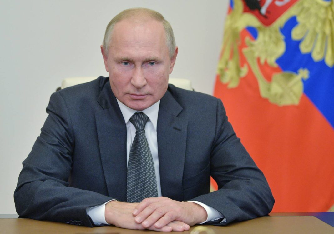 Vladimir Putin a dat ordin armatei sale să înlesnească trimiterea unor combatanţi 