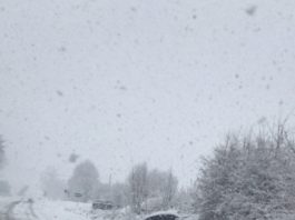 Blocaje pe DN 67, din cauza ninsorii abundente