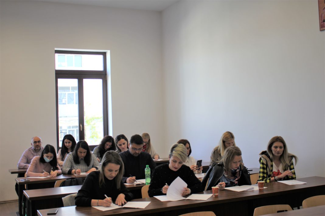 Au absolvit 26 de cursanţi din cadrul Bibliotecii Judeţene „Alexandru şi Aristia Aman” din Craiova