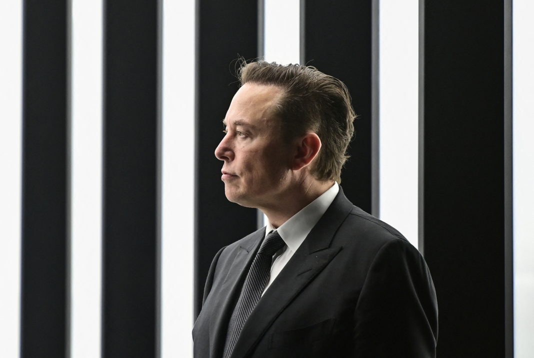 Elon Musk a cumpărat aproape 10% din Twitter