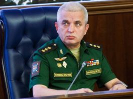 Mihail Yevgenyevich Mizintsev este un general colonel care servește în prezent ca șef al Centrului Național de Management al Apărării din Rusia