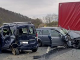 Trei răniţi într-un accident cu patru maşini, în Hunedoara