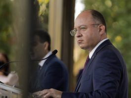 România expulzează zece diplomați ruși