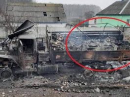 Camion militar rusesc încărcat cu mașini de spălat furate, distrus de armata ucraineană