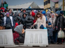 Peste 2.600 de ucraineni au fost evacuaţi duminică prin coridoarele umanitare