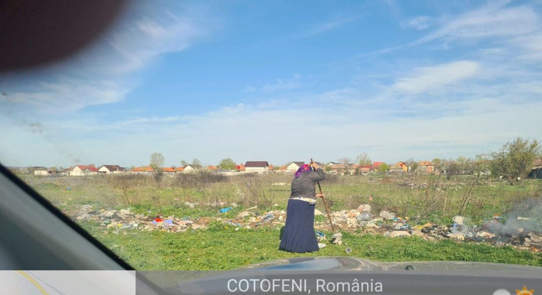 o persoana de sex feminin din localitate care a procedat la incendierea deșeurilor menajere pe un teren viran din spatele locuinței.