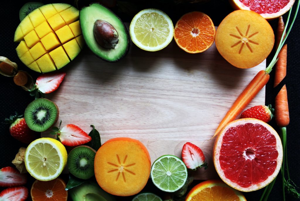 Trei fructe și legume care au mai multă vitamina C decât citricele