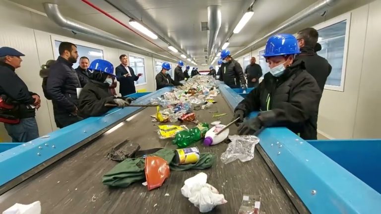 Staţia de sortare de la Mofleni a pornit banda