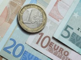 Euro, la cel mai scăzut nivel din ultimii douăzeci de ani