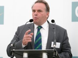 Un deputat britanic a demisionat după ce a recunoscut că se uita la pornografie în timpul ședințelor
