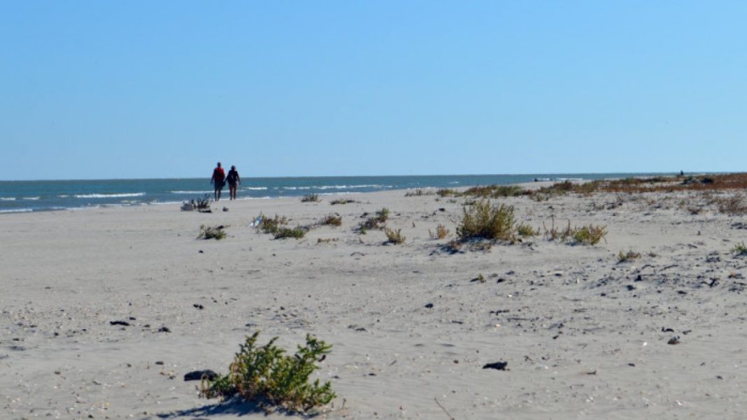 Un aruncător de grenade a fost găsit pe o plajă din Sfântu Gheorghe