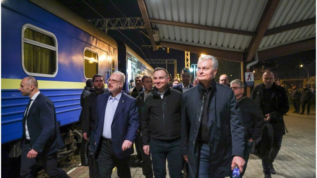 Toate vizitele la Kiev se fac pe calea ferată