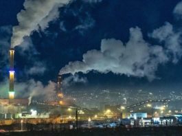Emisiile de la centralele pe cărbune contribuie la poluarea aerului în Ulaanbaatar, Mongolia