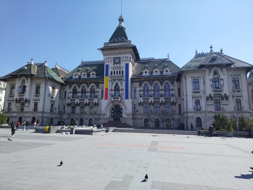 Clădirea în care îşi desfăşoară activitatea Prefectura Dolj şi Consiliul Judeţean Dolj va intra în reabilitare