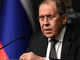 Moscova nu își va întrerupe „operațiunea militară” în Ucraina pentru discuții de pace, spune Lavrov