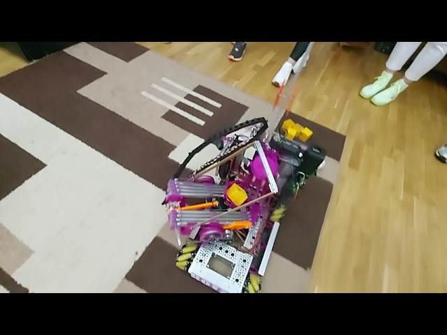 Elevi de la Colegiul „Elena Cuza”, vicecampioni naţionali la robotică