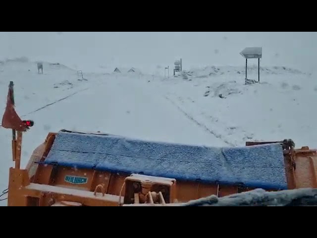 VIDEO: Ninge la Rânca. Se intervine cu utilaje