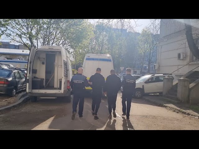 (VIDEO) Dolj: Tată și fiu, reţinuţi pentru mai multe infracţiuni
