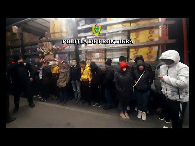 (VIDEO) Douăzeci și șase de migranți depistați în două automarfare