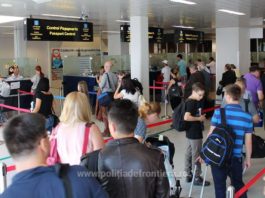 La un supracontrol la îmbarcarea pasagerilor pe o cursă aeriană cu destinaţia Viena, au identificat un cetățean care a prezentat un pașaport eliberat de Marea Britanie