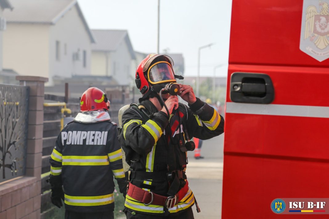 Pompieri din UE, inclusiv România, staţionaţi în Grecia pentru a ajuta la combaterea incendiilor