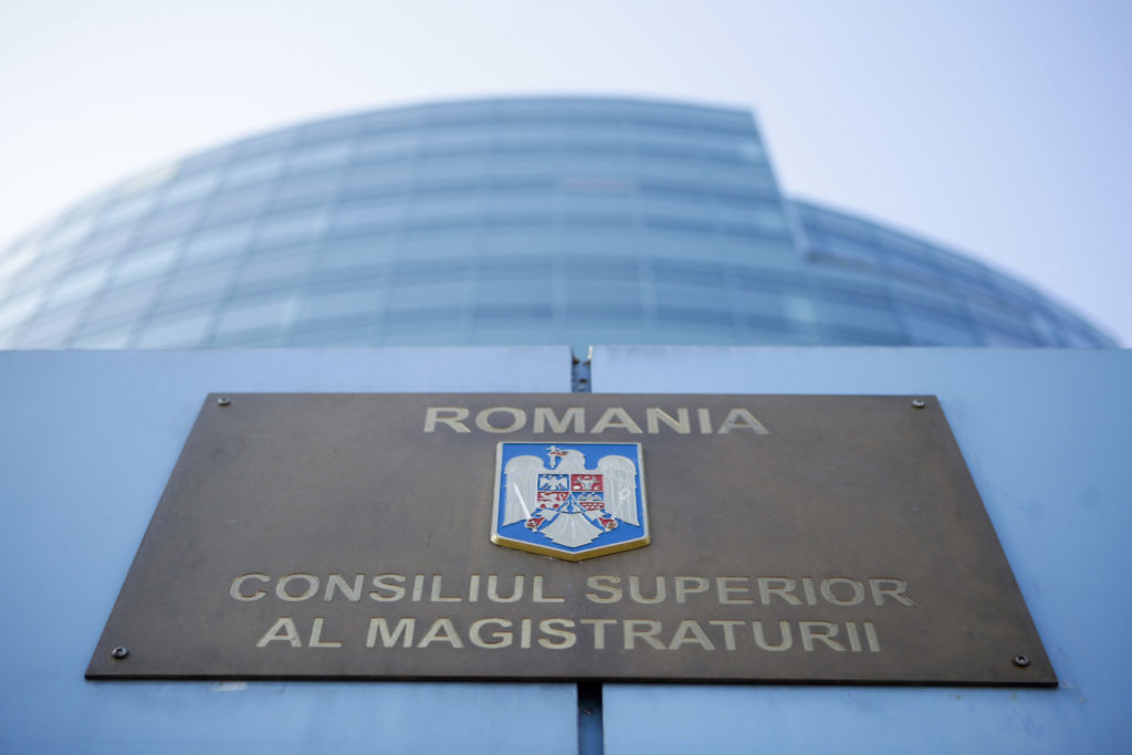 Acuzații de încălcare a Constituției și amenințări la adresa independenței justiției