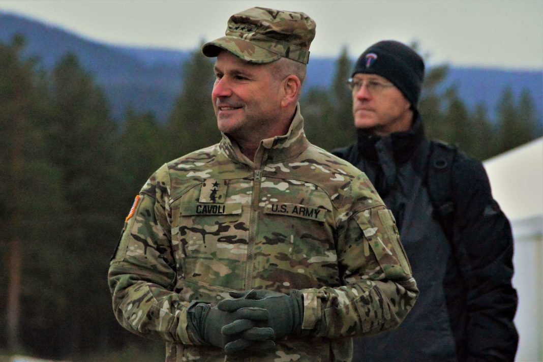 Generalul american Christopher Cavoli