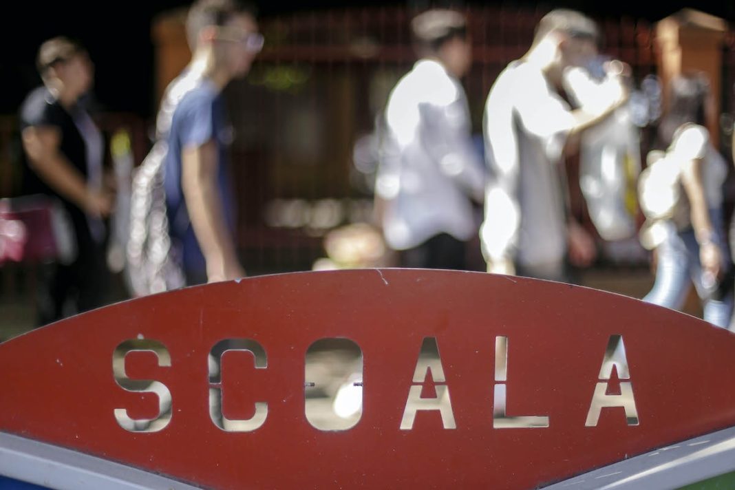 Magazinele din curtea şcolilor, la control