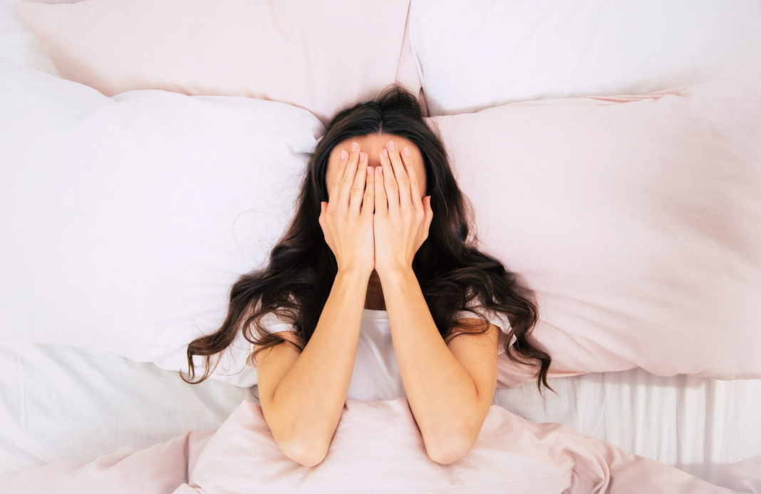 Studiile arată că aproximativ 6% dintre adulții din țările industrializate suferă de insomnie cronică, în România, prevalența este de 15.8%
