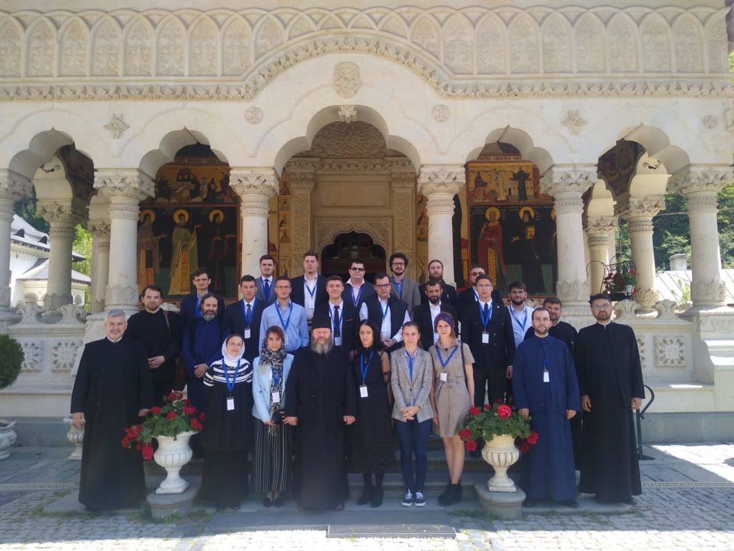 Organizat de Facultatea de Teologie din Craiova, evenimentul a reunit peste 30 de studenţi de la cele mai importante facultăţi de teologie din ţară