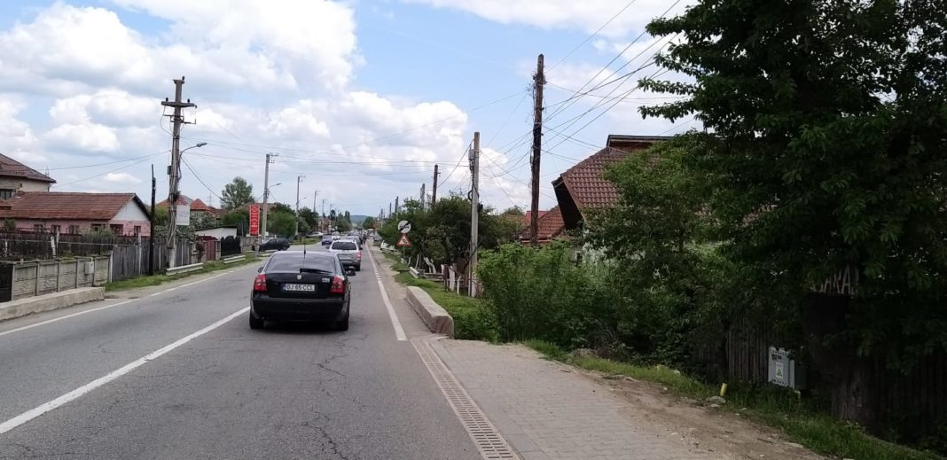 Coadă de mașini între Târgu Jiu și Dumbrava Drăgoieni